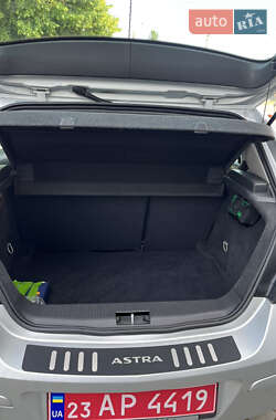 Хэтчбек Opel Astra 2009 в 