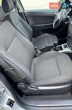 Хэтчбек Opel Astra 2009 в 