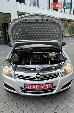 Хэтчбек Opel Astra 2009 в 