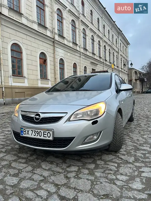 Opel Astra 2012
