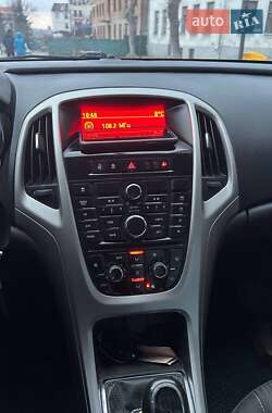 Универсал Opel Astra 2012 в 