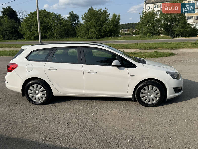 Універсал Opel Astra 2015 в Тернополі