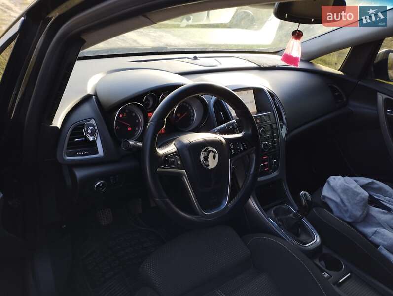 Універсал Opel Astra 2013 в Києві