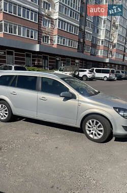 Универсал Opel Astra 2010 в 