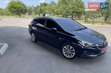 Універсал Opel Astra 2016 в Дніпрі