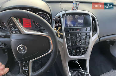 Универсал Opel Astra 2011 в 