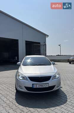 Універсал Opel Astra 2012 в Чернівцях