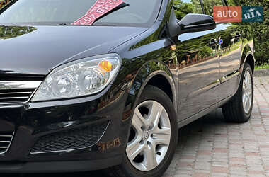 Универсал Opel Astra 2009 в 