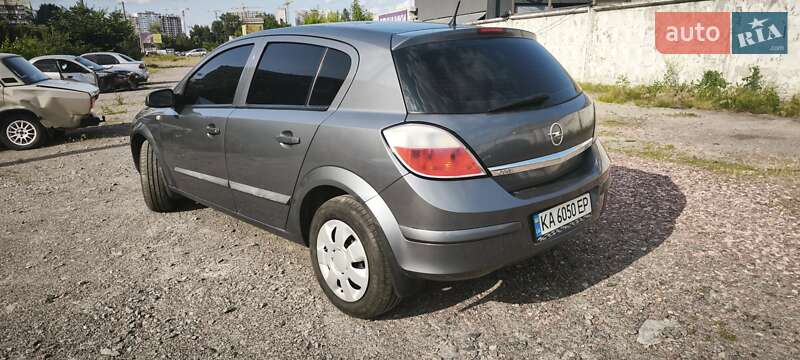 Хэтчбек Opel Astra 2007 в Киеве