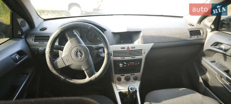 Хэтчбек Opel Astra 2007 в Киеве