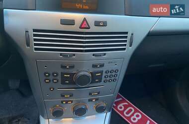 Универсал Opel Astra 2009 в 