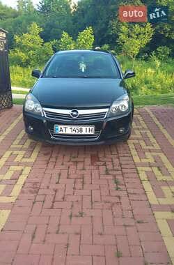 Седан Opel Astra 2011 в 