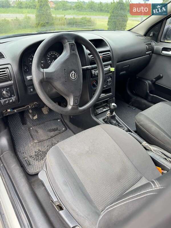 Седан Opel Astra 2007 в Липовце