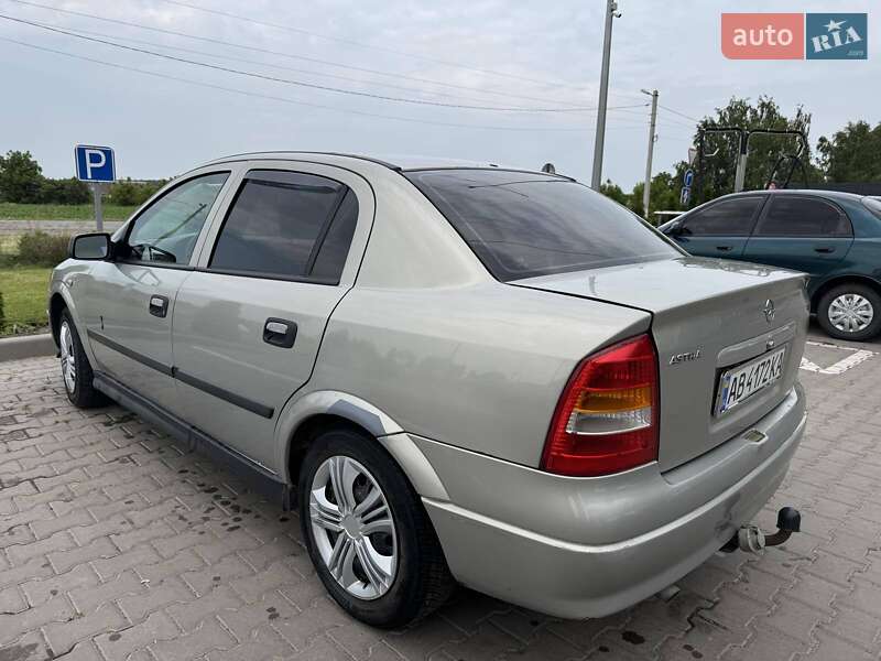 Седан Opel Astra 2007 в Липовце