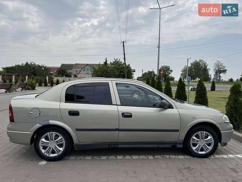 Седан Opel Astra 2007 в Липовце