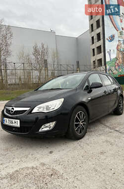 Универсал Opel Astra 2011 в Киеве