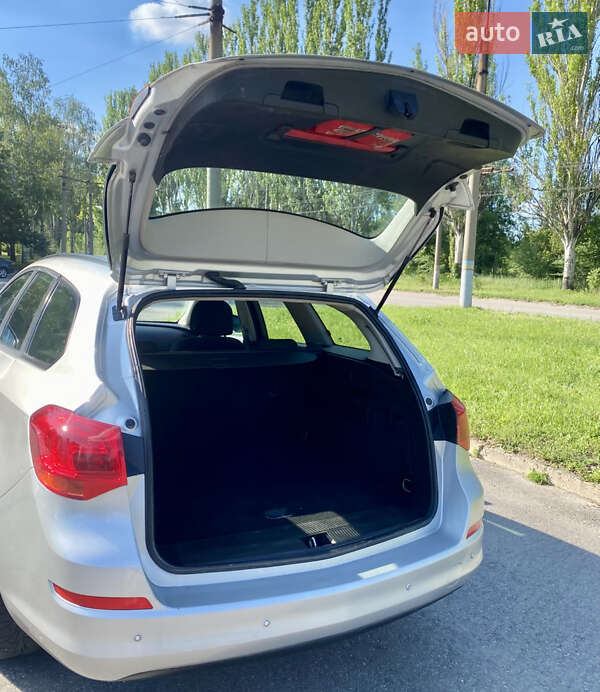 Універсал Opel Astra 2011 в Кривому Розі