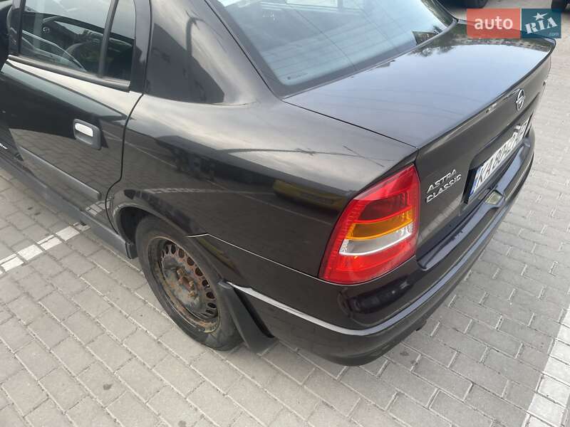 Седан Opel Astra 2008 в Великому Березному