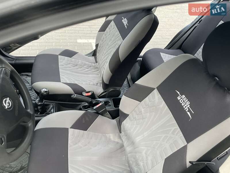 Седан Opel Astra 2008 в Великому Березному