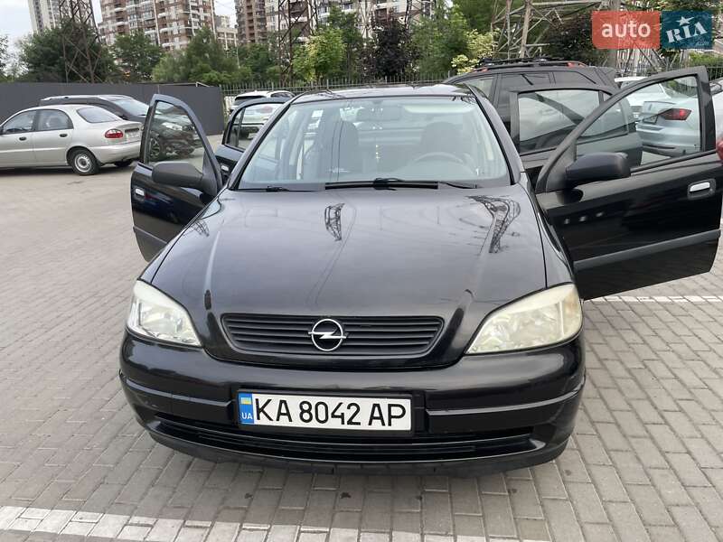 Седан Opel Astra 2008 в 
