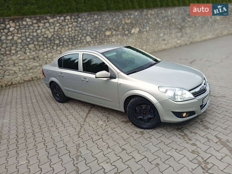 Седан Opel Astra 2008 в 