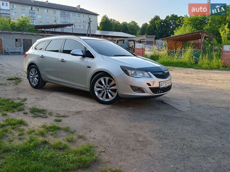 Універсал Opel Astra 2011 в Бурштині