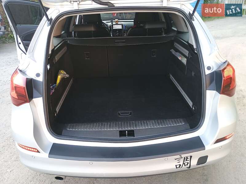 Універсал Opel Astra 2011 в Бурштині