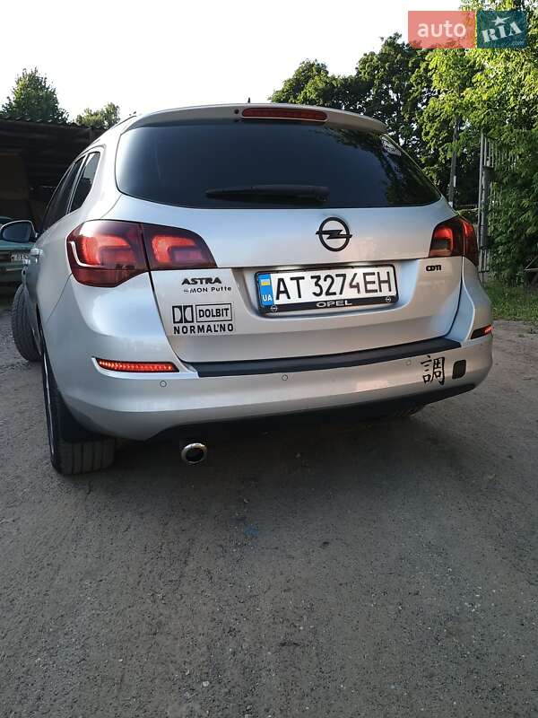 Універсал Opel Astra 2011 в Бурштині