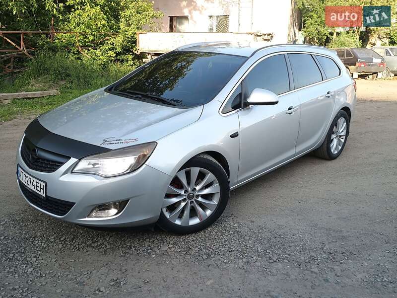 Універсал Opel Astra 2011 в Бурштині