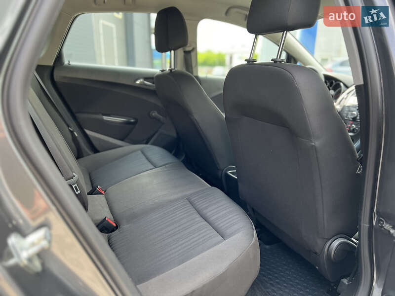 Хэтчбек Opel Astra 2011 в Малине