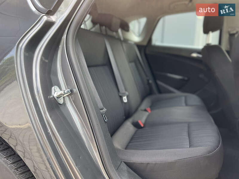 Хэтчбек Opel Astra 2011 в Малине