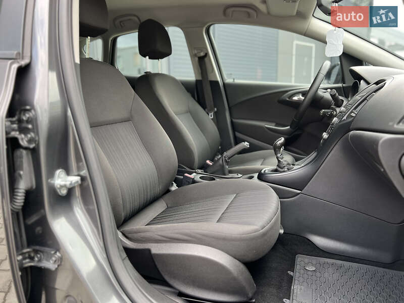 Хэтчбек Opel Astra 2011 в Малине