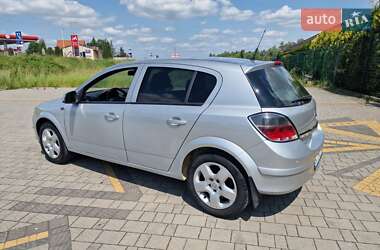 Хетчбек Opel Astra 2014 в 