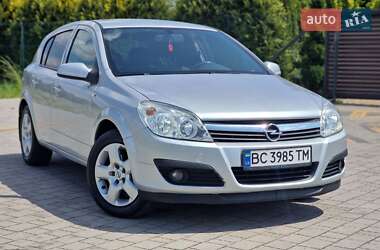 Хэтчбек Opel Astra 2014 в Стрые