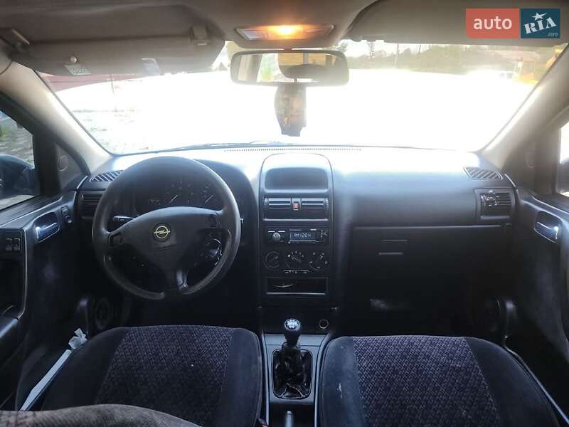 Седан Opel Astra 2000 в Тересві