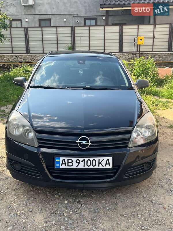 Хэтчбек Opel Astra 2005 в Могилев-Подольске