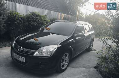 Универсал Opel Astra 2008 в Берегово