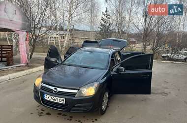 Універсал Opel Astra 2006 в Будах