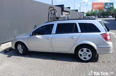 Универсал Opel Astra 2010 в 