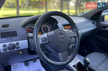 Универсал Opel Astra 2006 в 