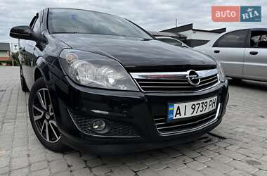 Седан Opel Astra 2013 в Ковелі