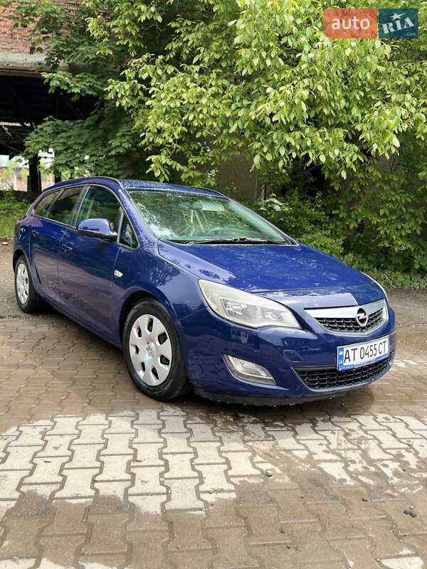 Opel Astra 2011