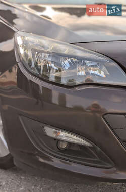 Универсал Opel Astra 2014 в 