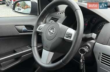 Хэтчбек Opel Astra 2009 в 