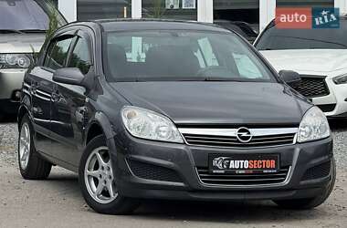 Хэтчбек Opel Astra 2009 в 