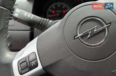 Хэтчбек Opel Astra 2009 в 