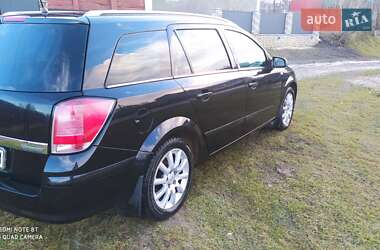 Універсал Opel Astra 2006 в Тернополі