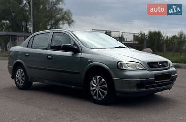 Седан Opel Astra 2006 в Чернигове