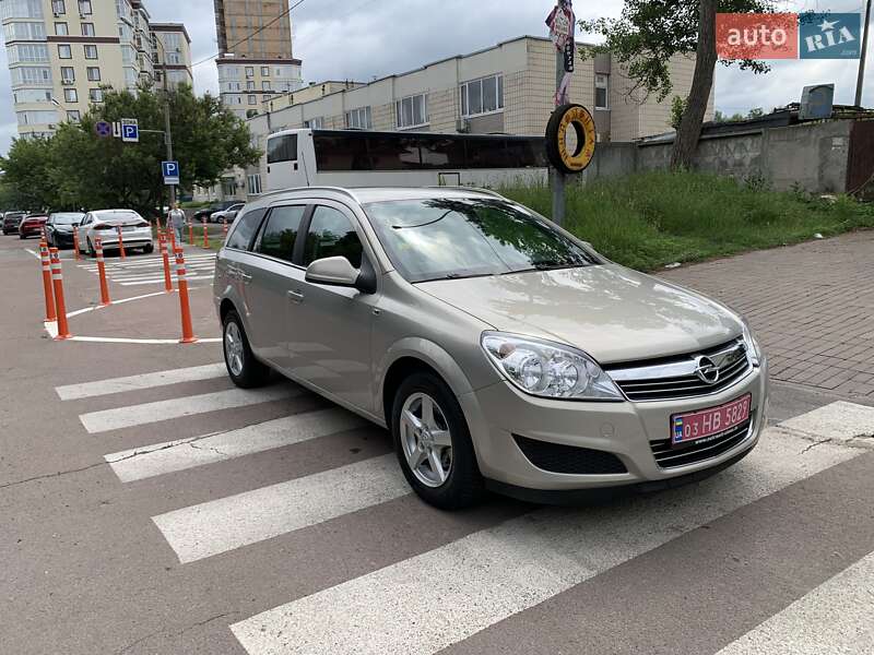 Универсал Opel Astra 2009 в 