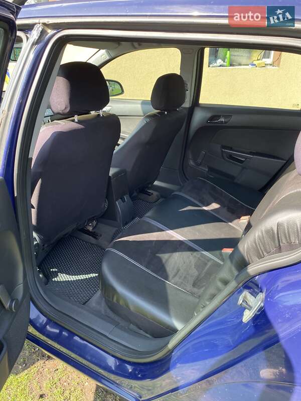 Универсал Opel Astra 2010 в Хмельницком